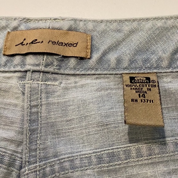 I,e, relaxed faded lt. blue denim jeans - Picture 5 of 8